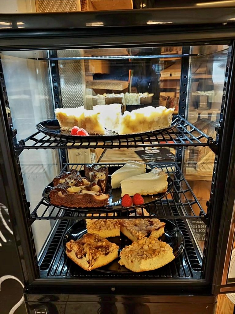 Ein Stückchen Kuchen nach der Wanderung